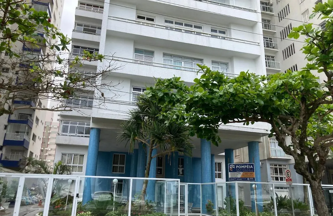 Lindo Apartamento Com Varanda Frente Para O Mar!! Acomoda Ate 8 Adultos E 2 Criancas! 2 Vagas De Garagem E Servicos De Praia!-1